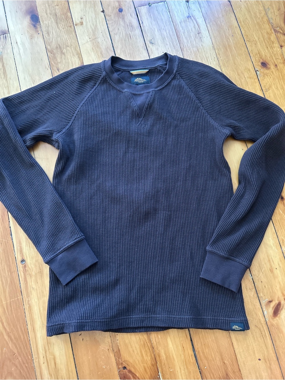 L.L. Bean signature Men's Waffle Crewneck Shirt in Brown small
